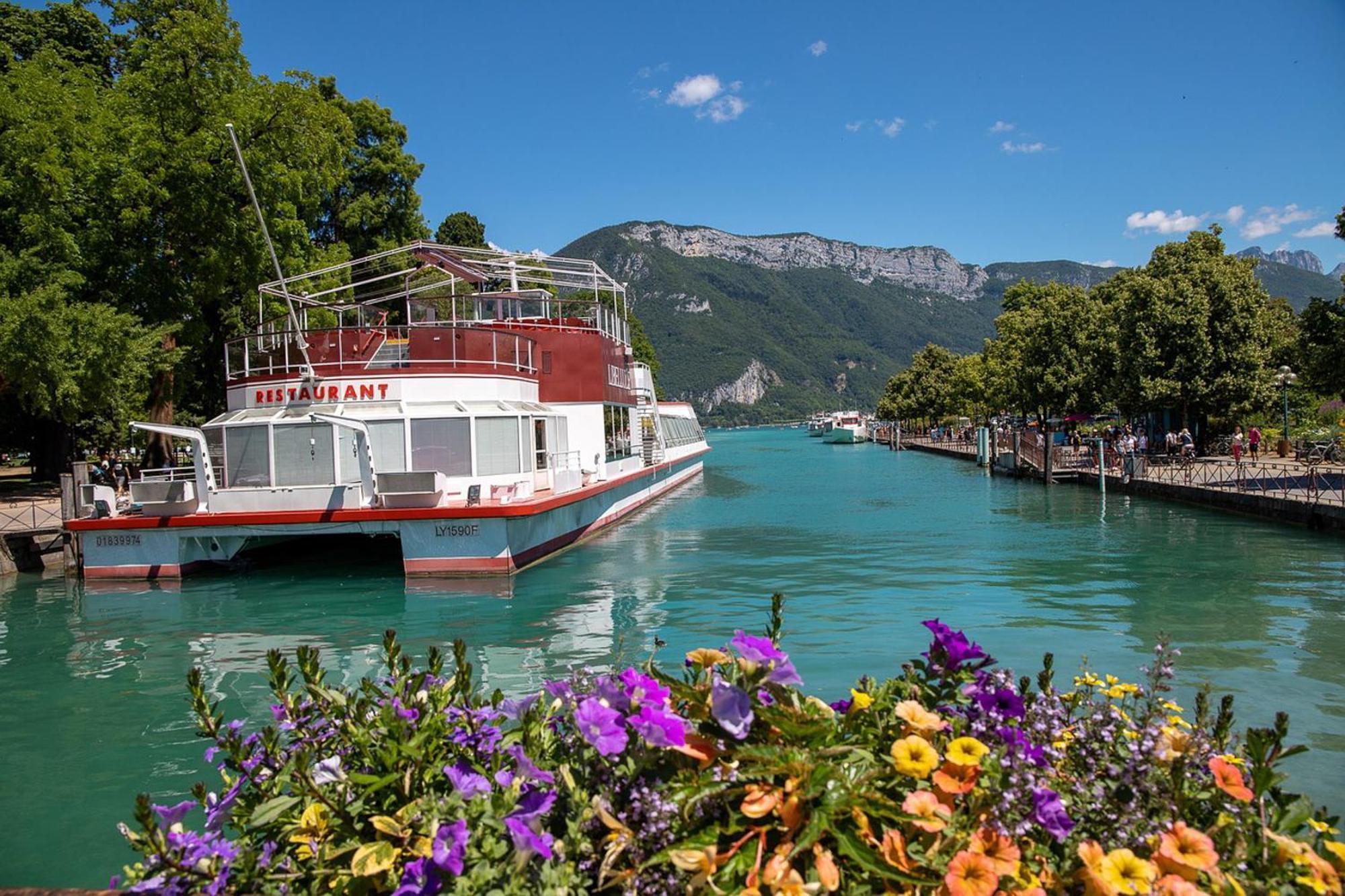 Le Bleu Du Lac 3 Etoiles - Secteur Recherche, Calme & Familiale, A 300M Du Lac & De La Vieille Ville, Garage Prive Annecy Dış mekan fotoğraf